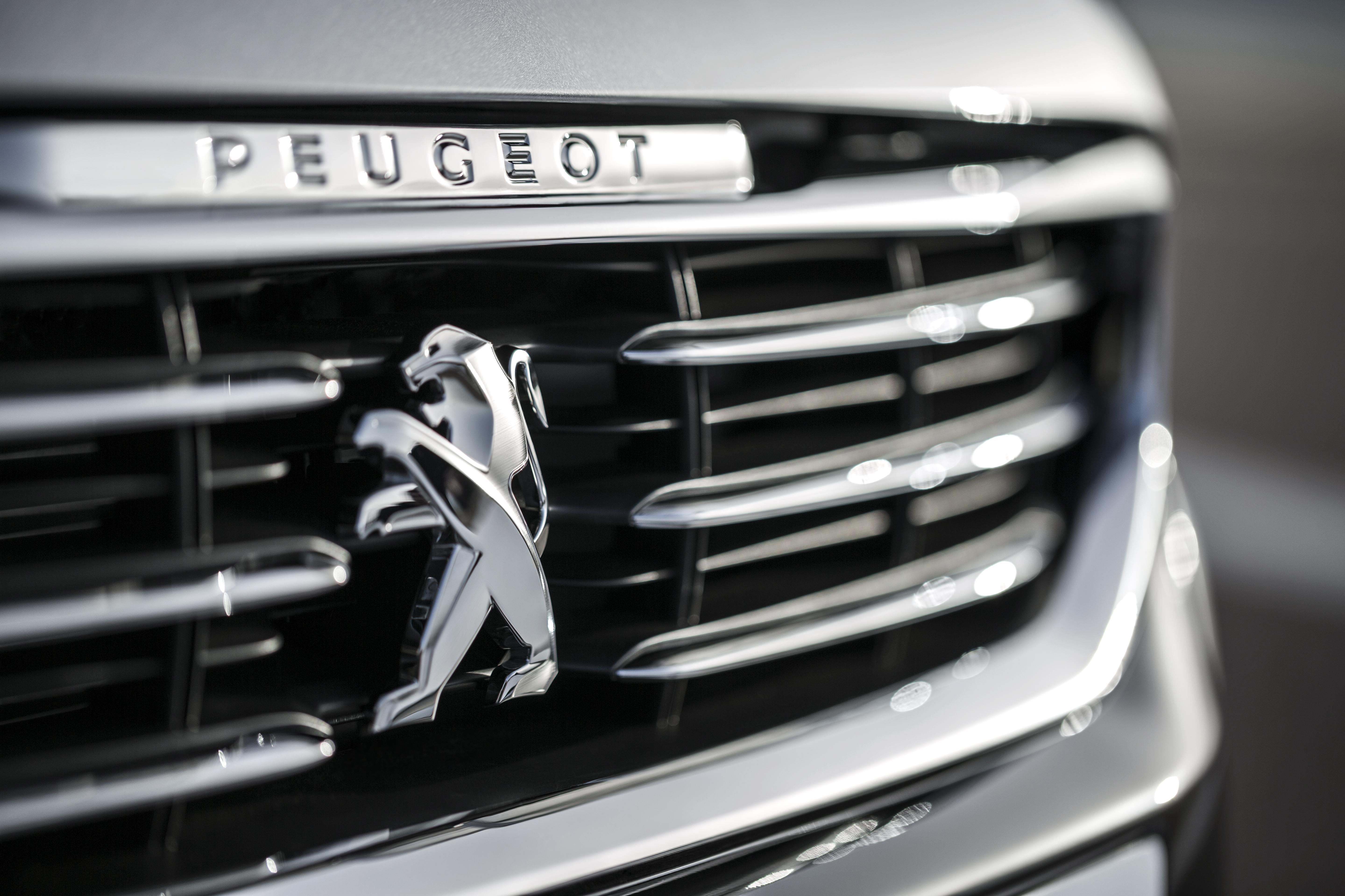 Peugeot имеет лучший имидж среди всех марок авто. Но пока только во Франции