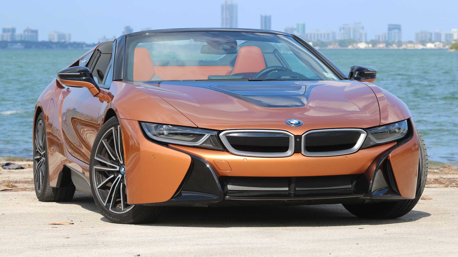 Гибридный спорткар BMW i8